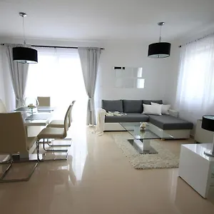 Apartament Mantinela