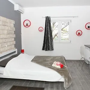 https://apartments-dijana-trogir.hotels-in-trogir.com